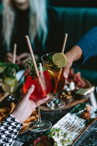 Cocktail Lounge mit Dj ZRO